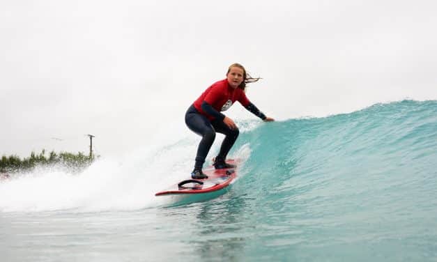 English Adaptive Surfing Open At The Wave