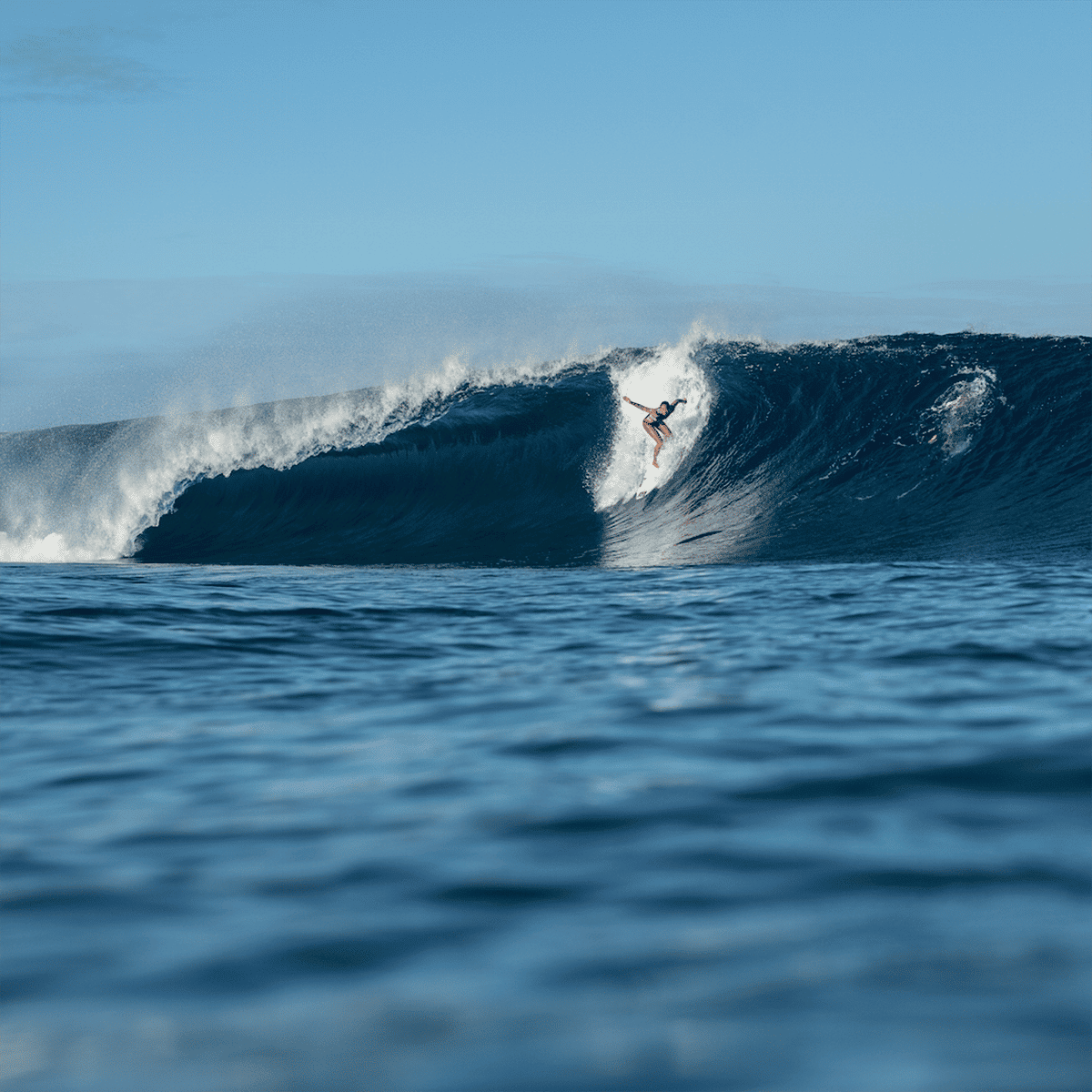 Teahupoo Tahiti big wave surfing – 20 Foot Plus video