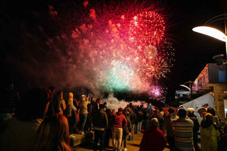 Tya & Lukas Win Night Surf Comp - SurfGirl Magazine