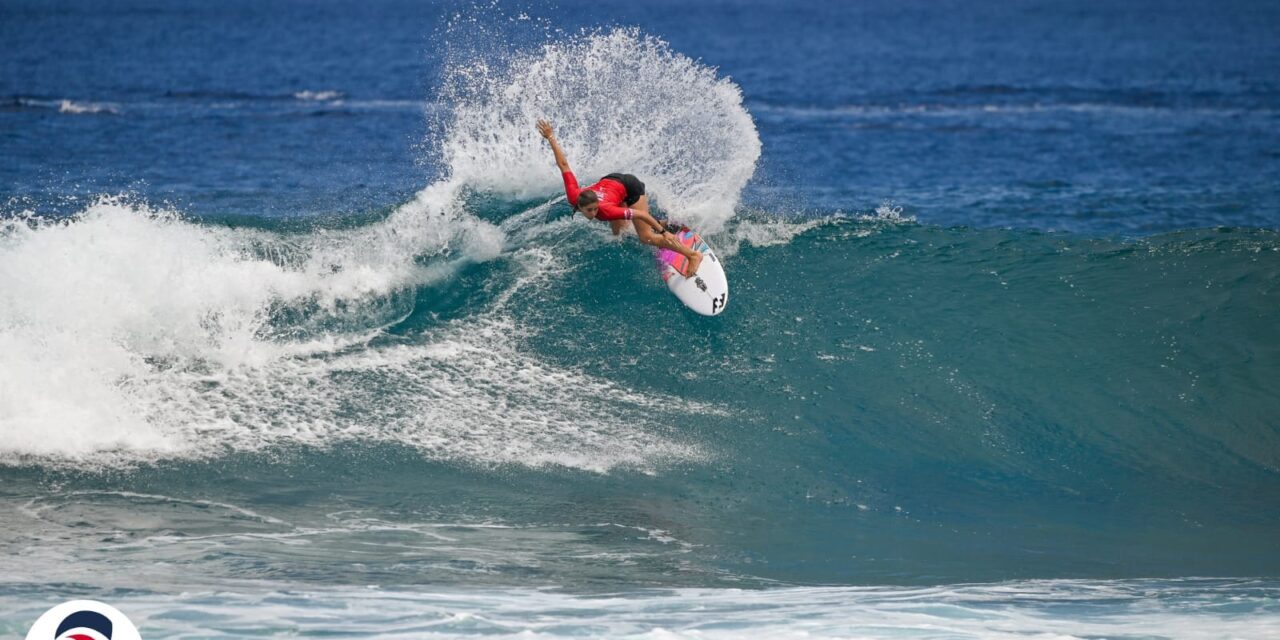 ‘Girls In Run’ Surfing La Réunion