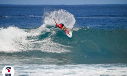 ‘Girls In Run’ Surfing La Réunion