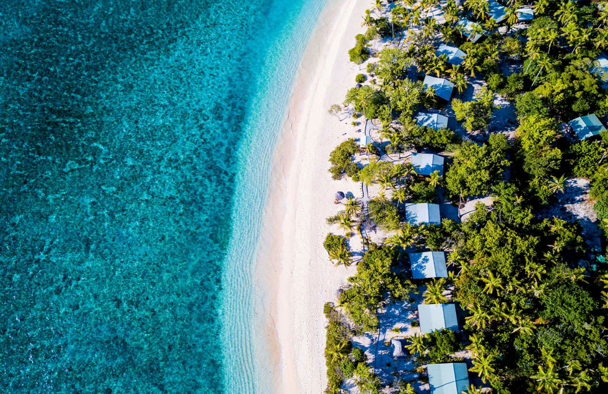 •-Tavarua-Island-Resort,-Fiji_3