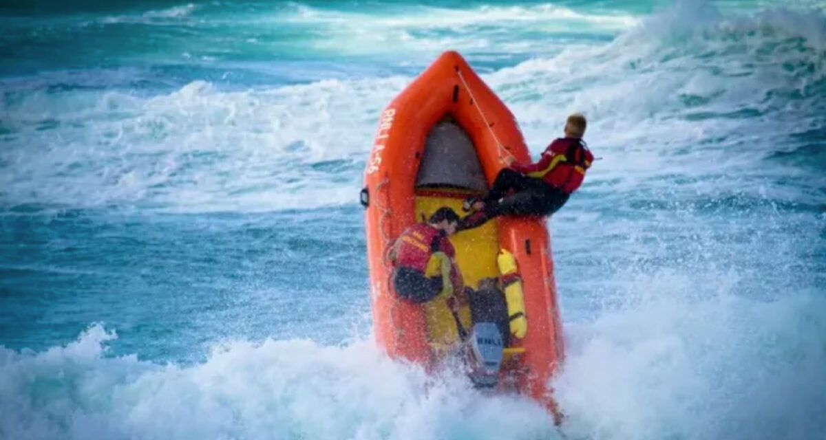 Dryrobe Raise £340,000 for the RNLI