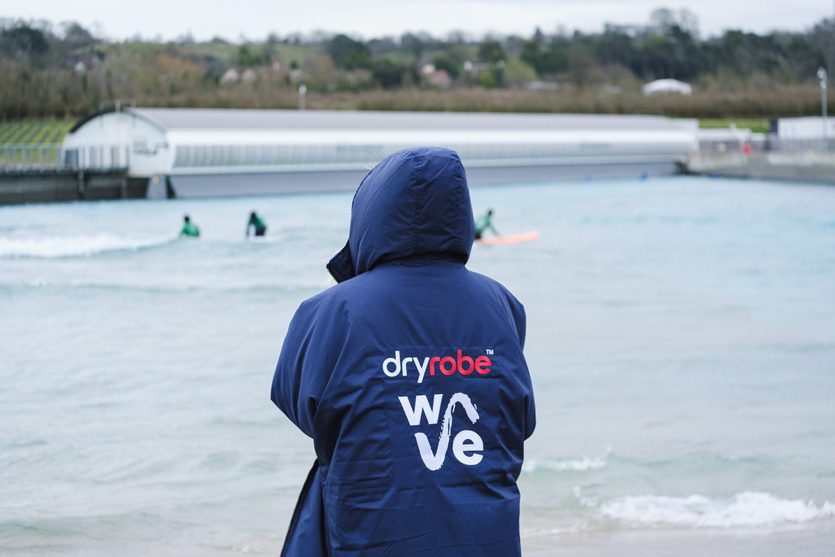 Dryrobe-x-The-Wave