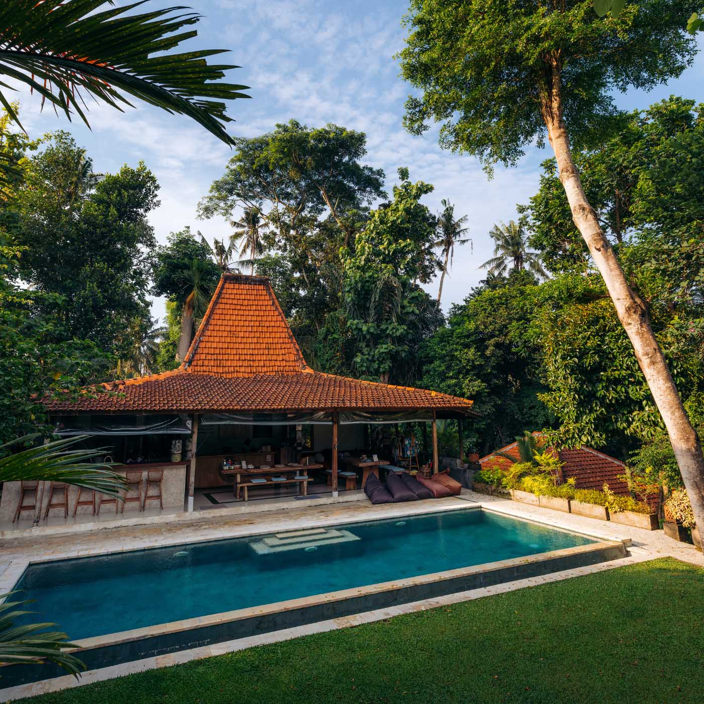 The pool area at Pelan Pelan surf camp