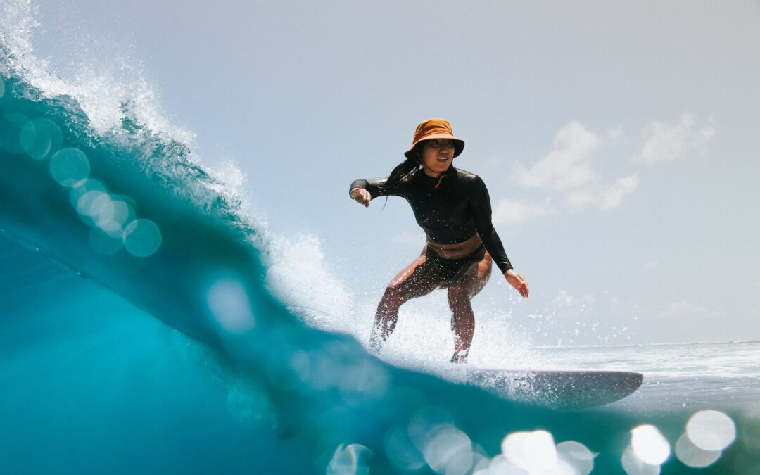 Maldives: Liveaboard or Luxury Resort?